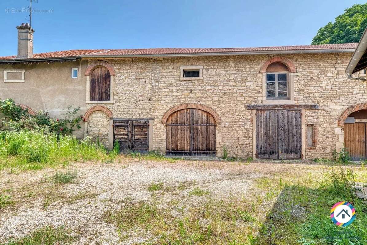 Maison à AMBERIEUX
