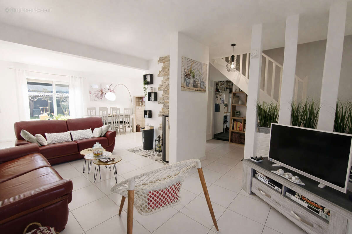 Maison à OZOIR-LA-FERRIERE