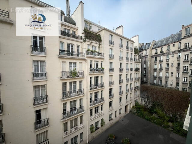 Autre à PARIS-16E