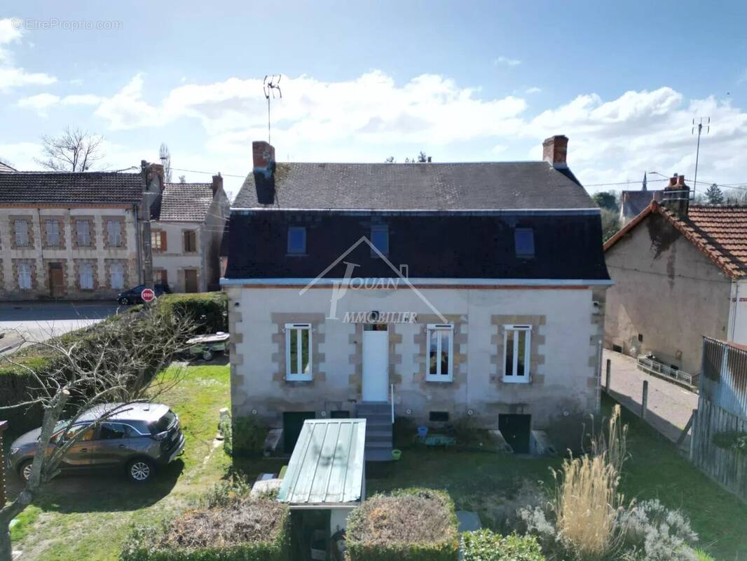 Maison à COSNE-D&#039;ALLIER