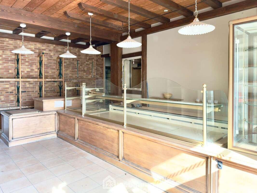 ...un espace commercial ancienne boulangerie... - Appartement à MAZE