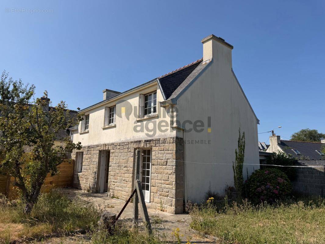 Maison à PLONEOUR-LANVERN
