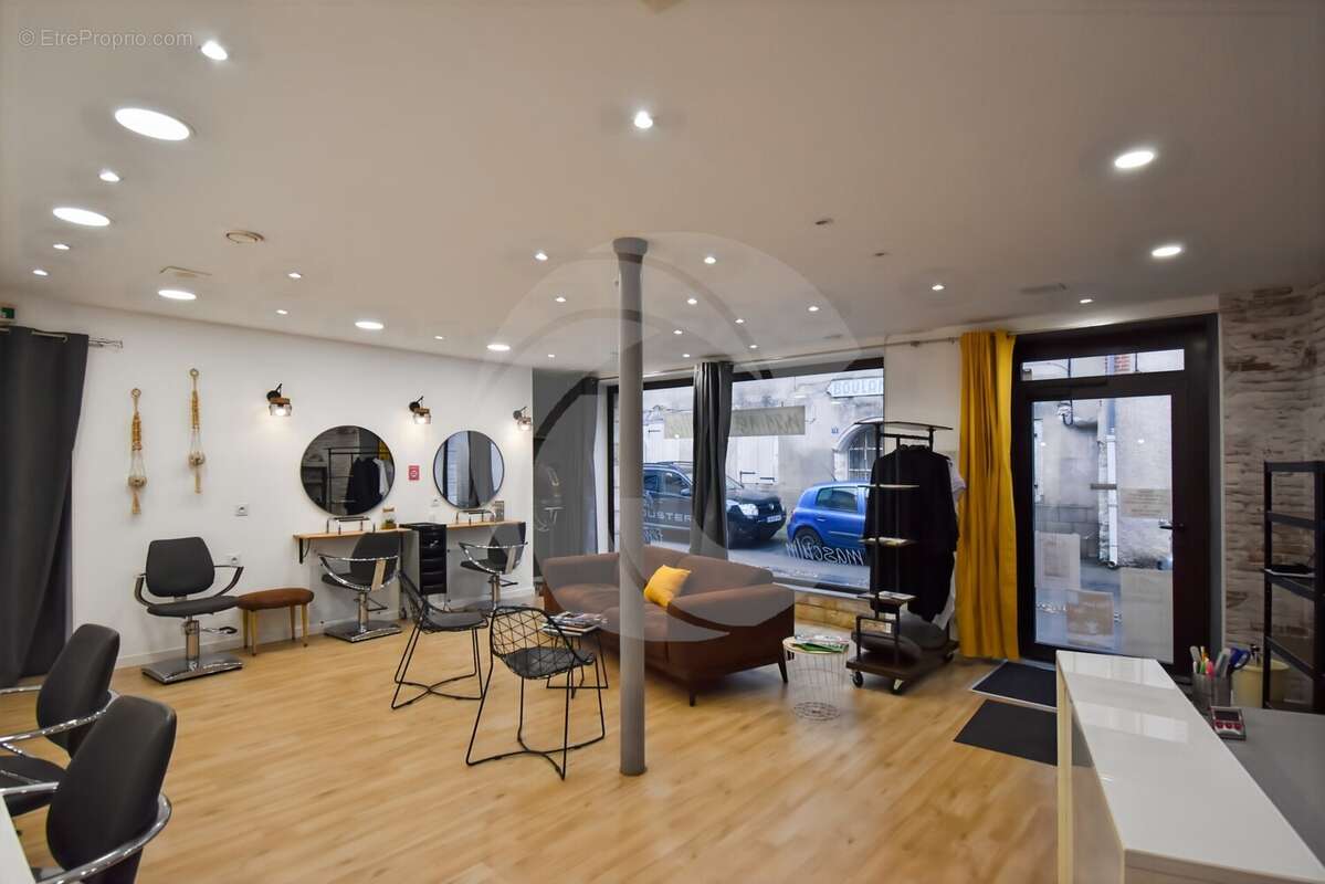 Commerce à MONTRICOUX