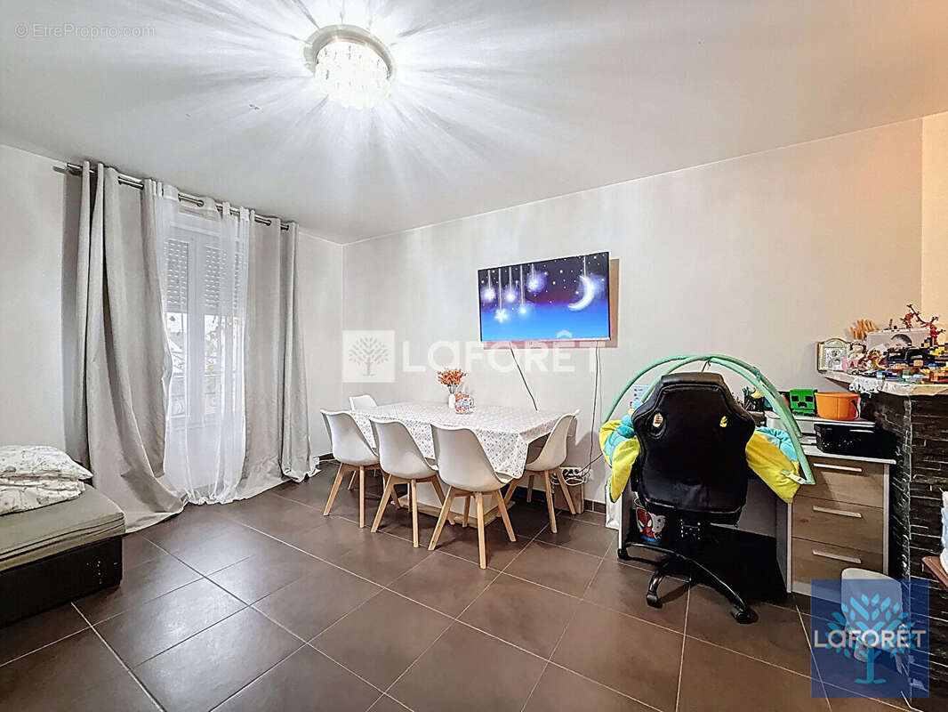 Appartement à VIGNEUX-SUR-SEINE
