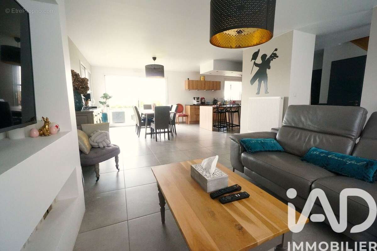 Photo 3 - Maison à ALLENNES-LES-MARAIS