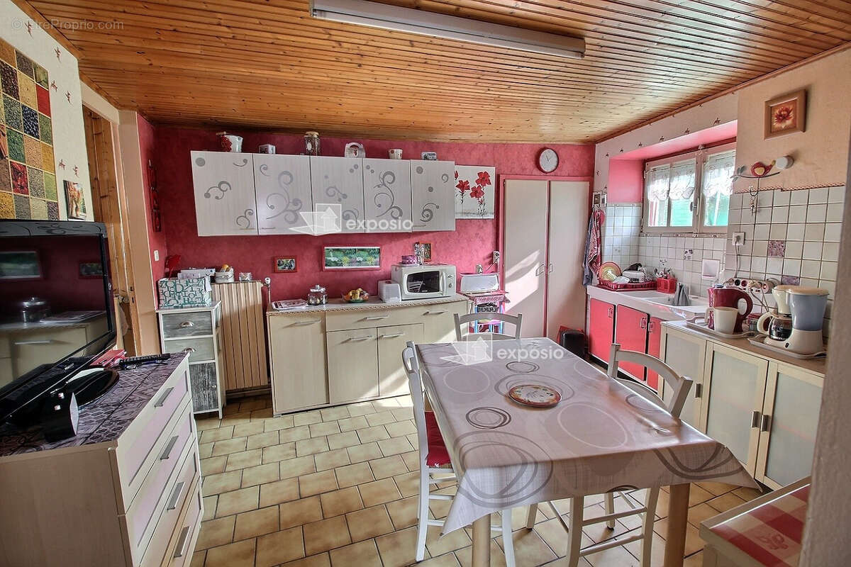 Ensemble Immobilier 180 m2 Prahecq - photo 5