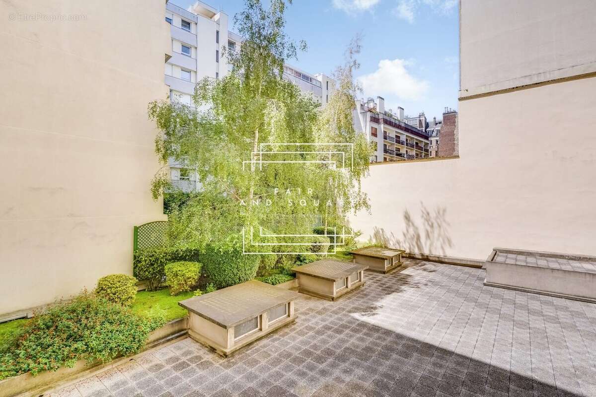 Appartement à PARIS-17E