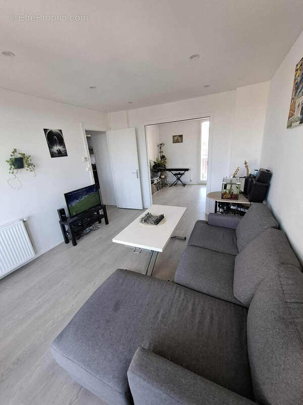 Appartement à LAMORLAYE