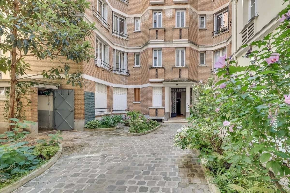 Appartement à PARIS-17E