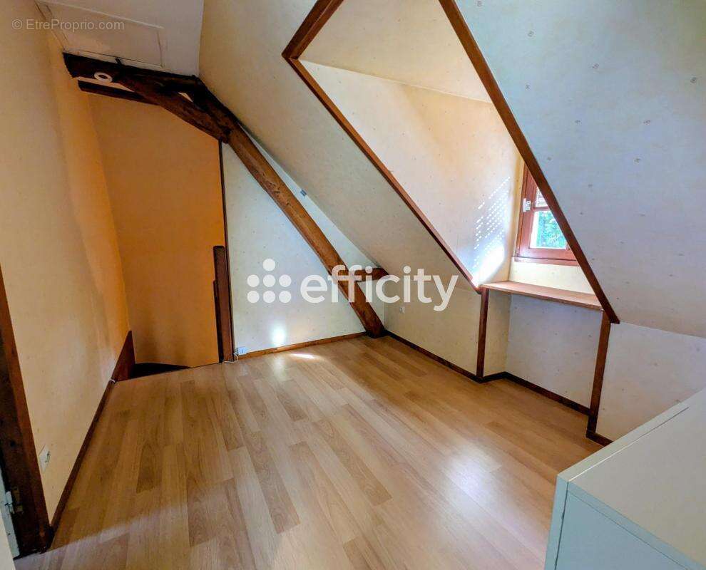 Maison 97 m² à Villaines-Les-Rochers  - photo 9