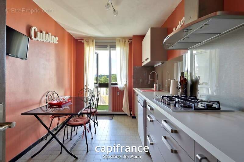 Appartement à SAINT-GENIS-LAVAL