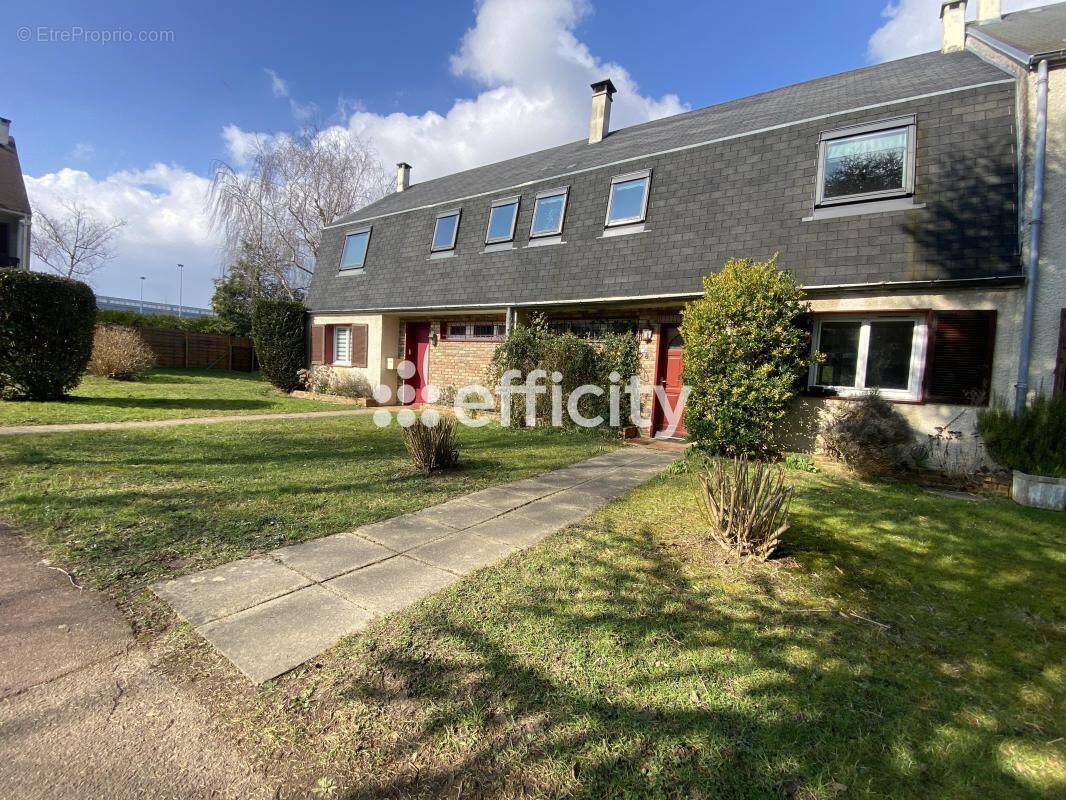 Maison à MAGNY-LES-HAMEAUX