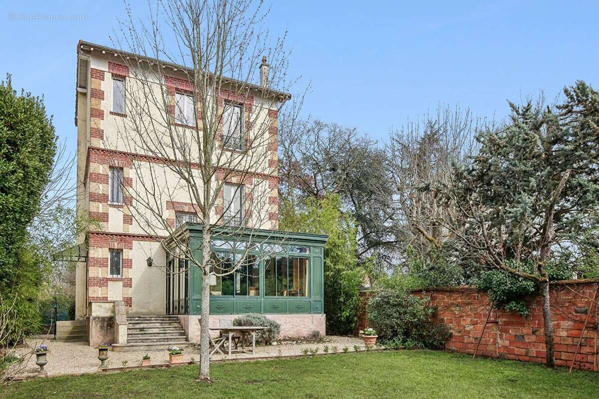 Le vesinet - maison de charme - 6 chambres - 155 m² au sol - terrain 572 m² - 5 mn rer - photo 17