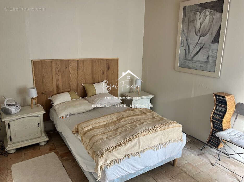 Chambre - Maison à YZEURES-SUR-CREUSE