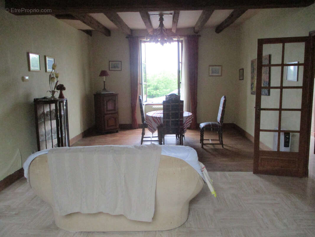 Maison à CEAUX-EN-COUHE