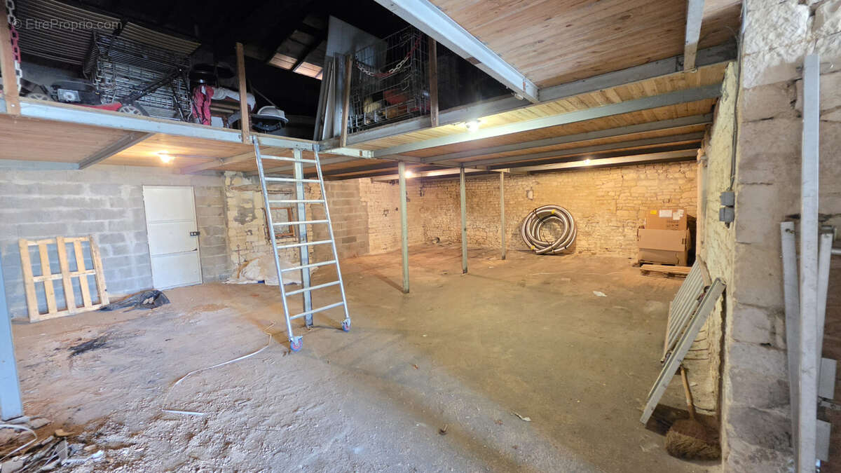 Maison à AIGREFEUILLE-D'AUNIS