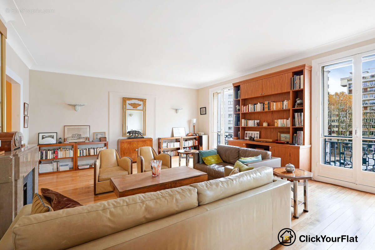 Appartement à PARIS-16E