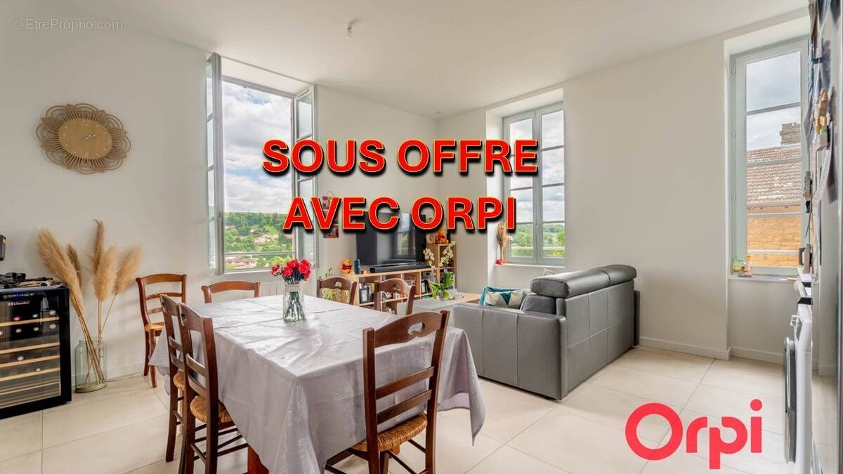 Appartement à POUILLY-LE-MONIAL