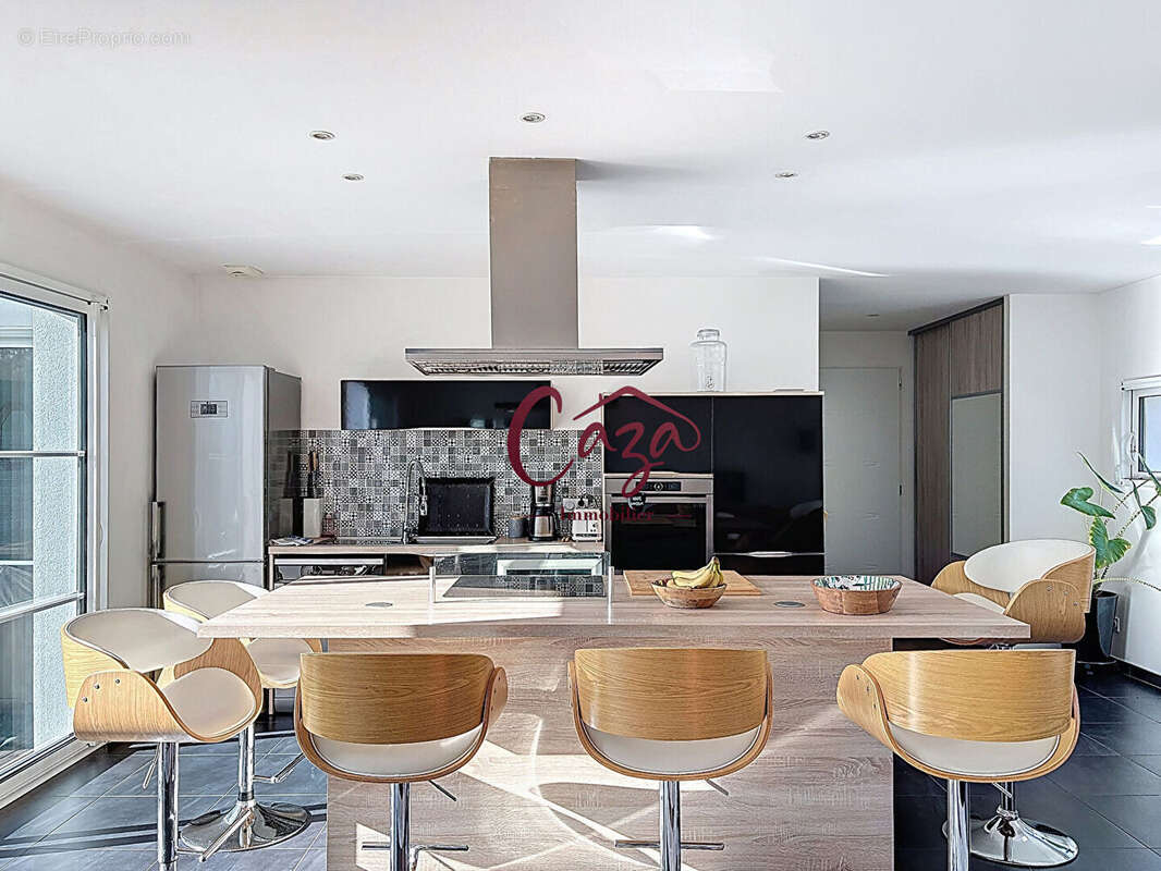 Maison à FARGUES-SAINT-HILAIRE