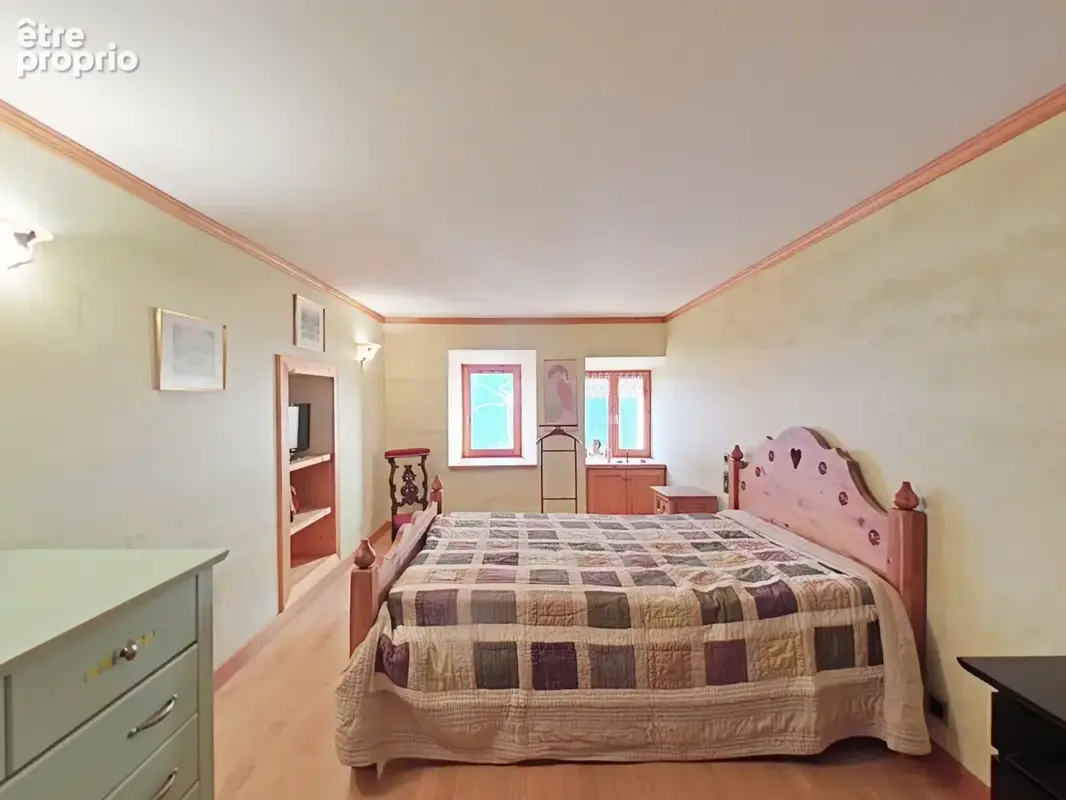 Maison 513 m² à Saint-Marcel  - photo 10