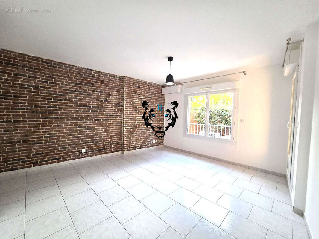 Appartement à LES ISSAMBRES