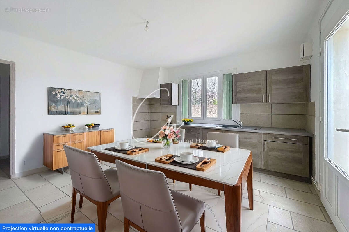 Maison à CHATEAURENARD