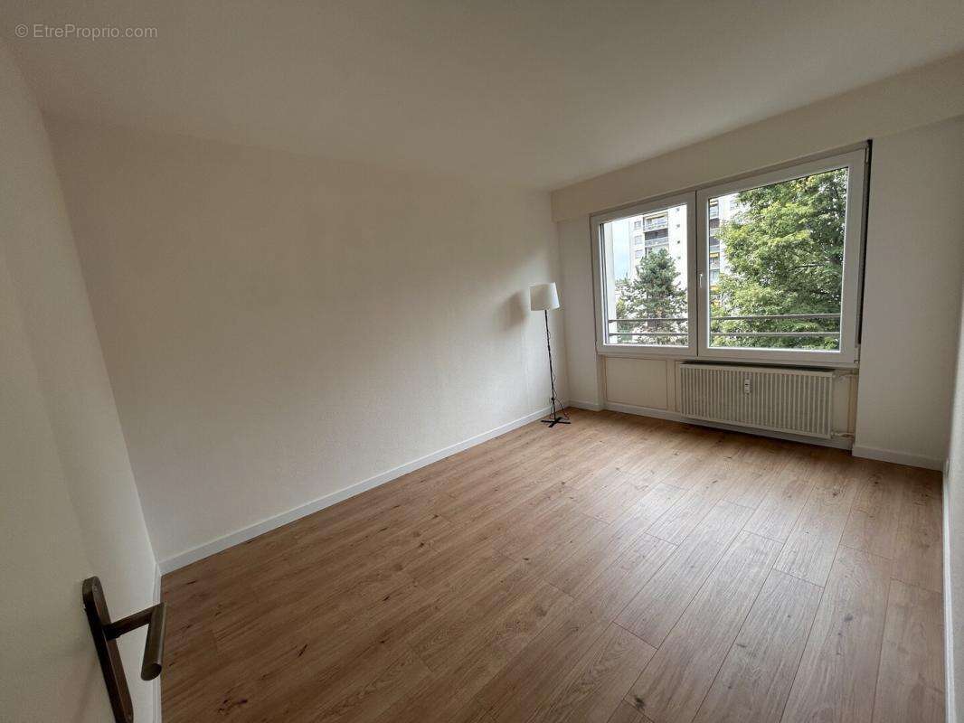F5 de 92 m2 + 2 balcons au 4ème étage, avec un ascenseur neuf - photo 15