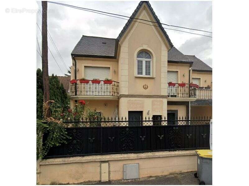 Maison à GOUSSAINVILLE