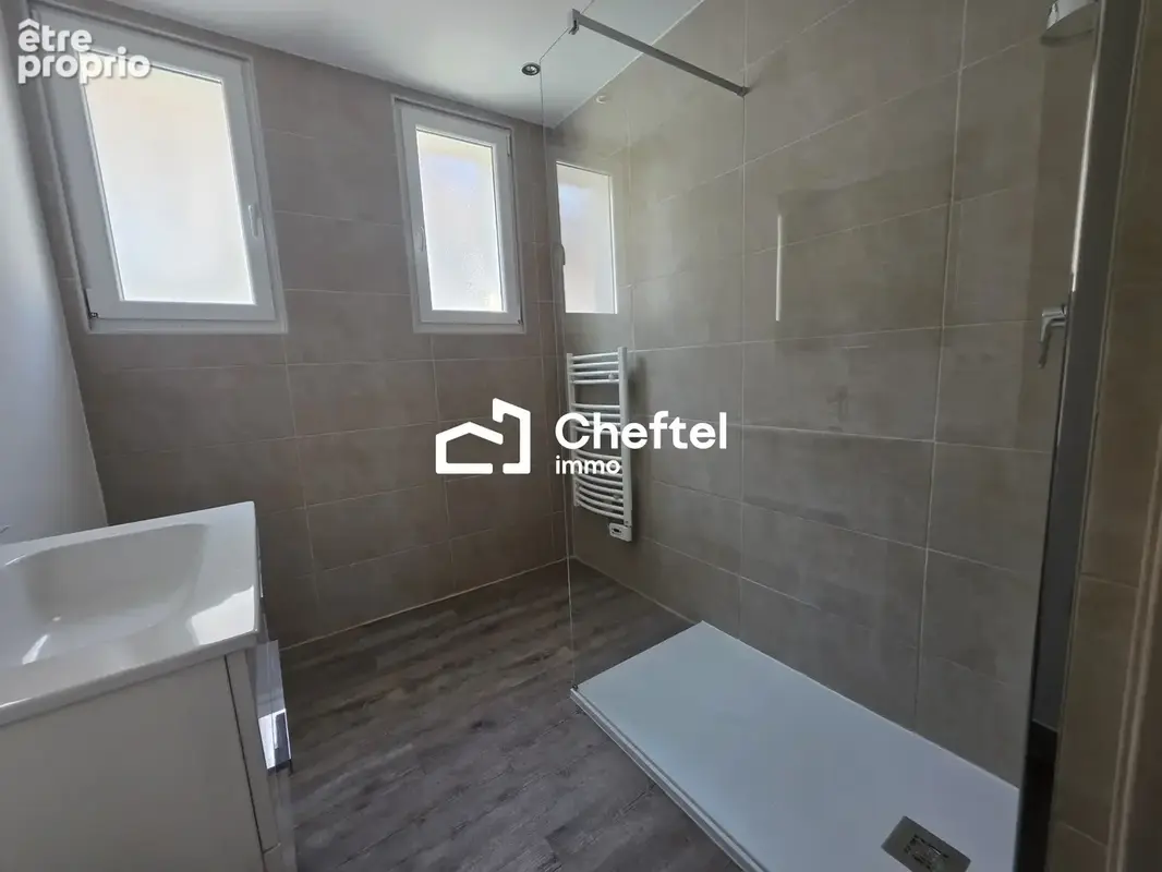Maison 190 m² à Cluses  - photo 8
