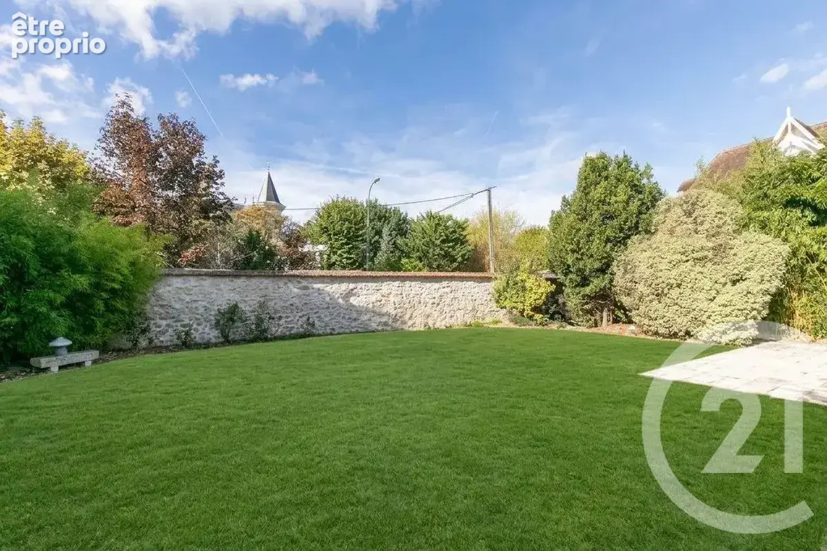 Maison 8 pièces 186 m² à vendre à Saint-Maur-Des-Fosses (94100) - photo 2