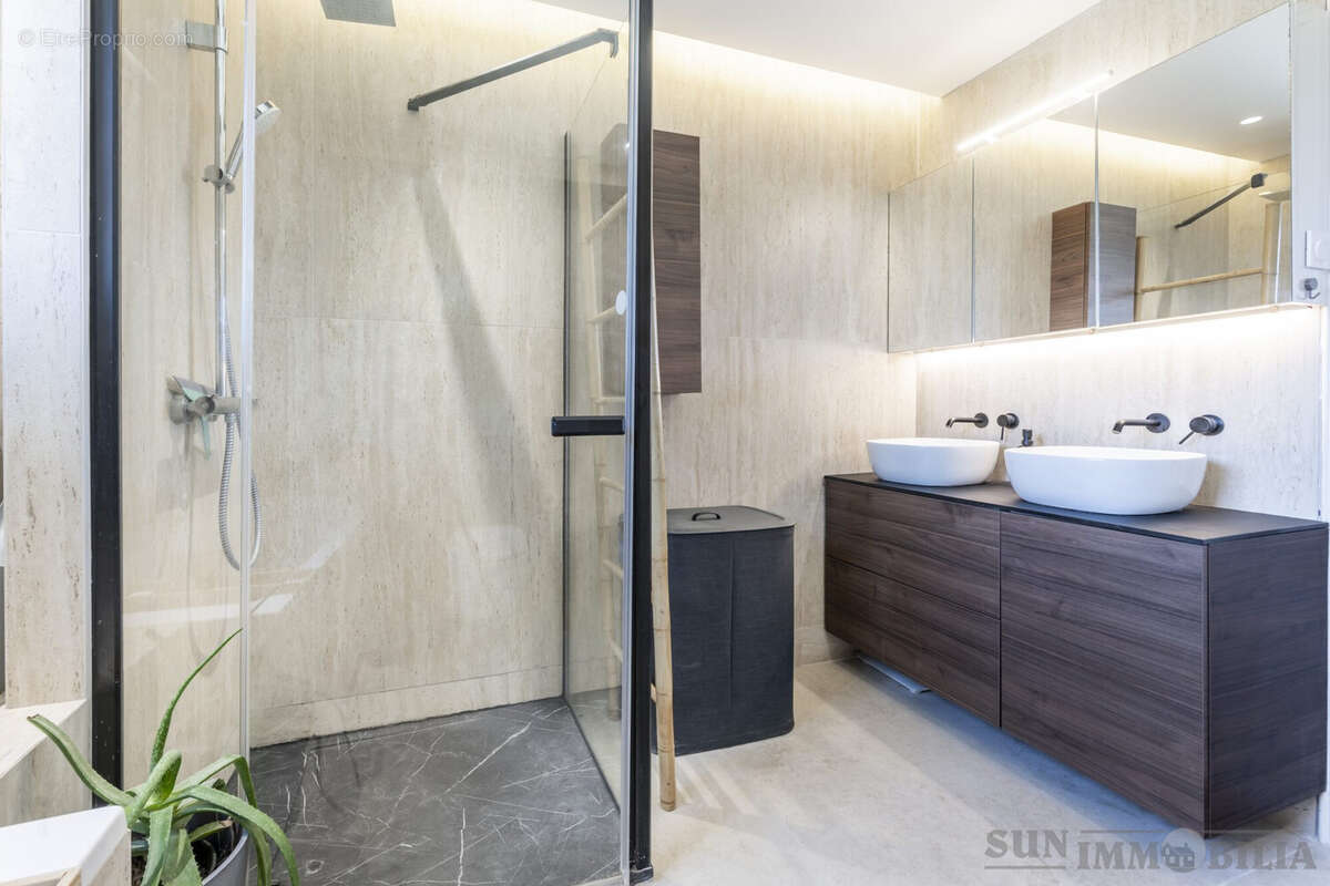 Appartement 92 m² à Saint-Laurent-Du-Var  - photo 7