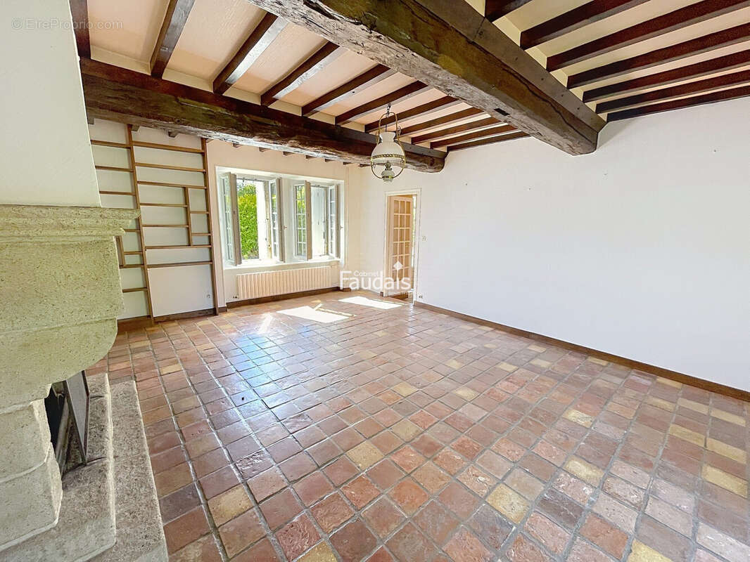 Maison 159 m² à Feugeres  - photo 2