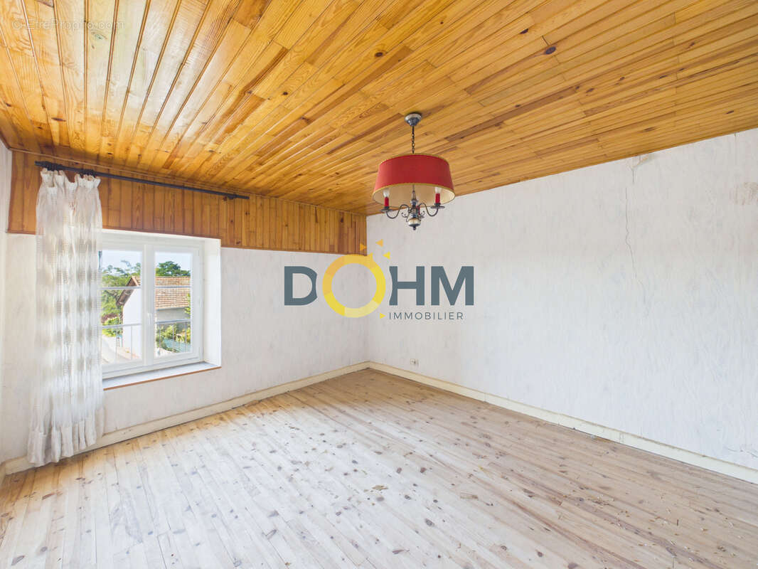 Maison de village 110m2 avec cour et dépendances - photo 10