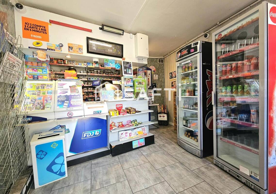 Photo 1 - Commerce à LES ALLUETS-LE-ROI