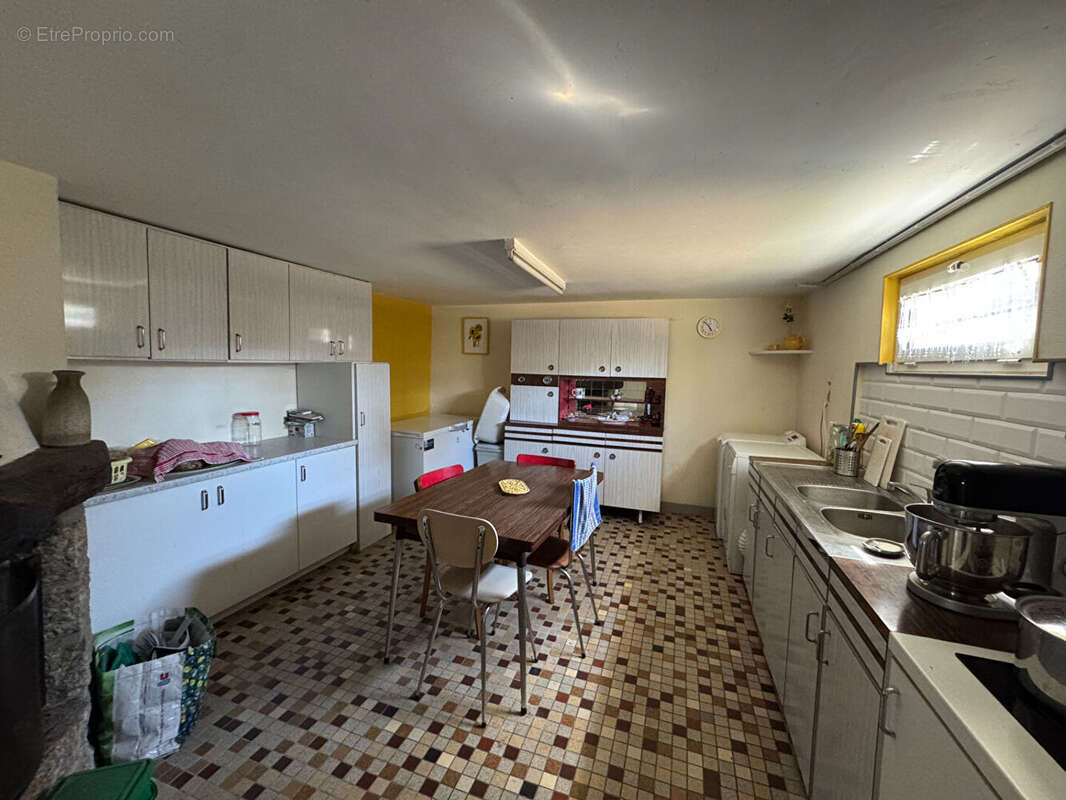 Maison familiale de 247 m² à vendre à Roz-sur-Couesnon - 7 chambres - Terrain de 2 000 m² - Proche bourg et commerces - photo 15