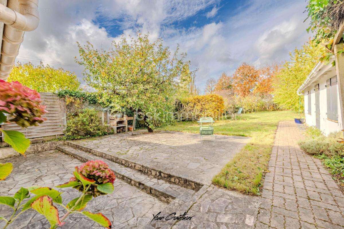 Maison à SAINT-GERMAIN-LES-ARPAJON