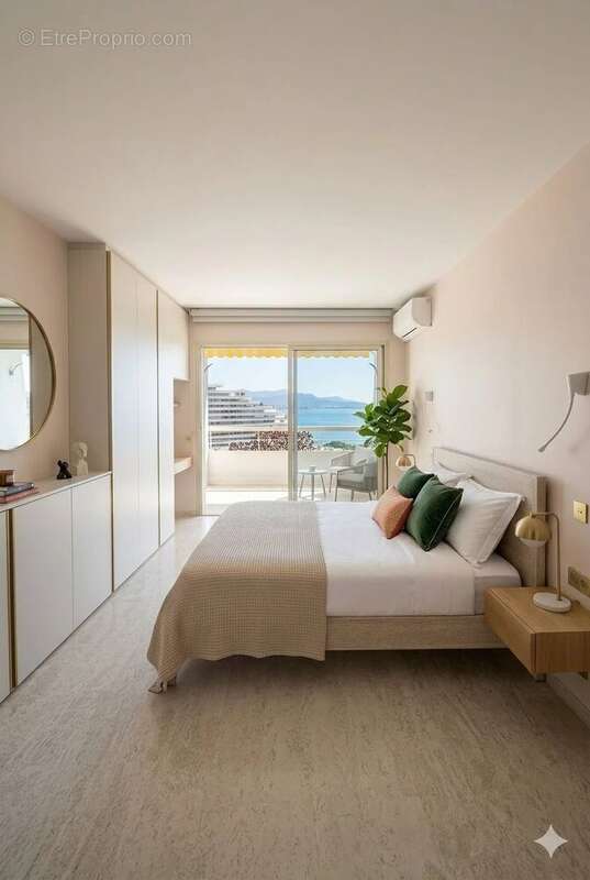 Appartement à VILLENEUVE-LOUBET