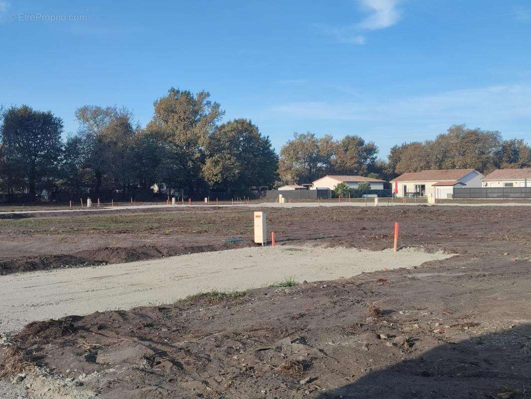 Terrain à SAINT-MAGNE