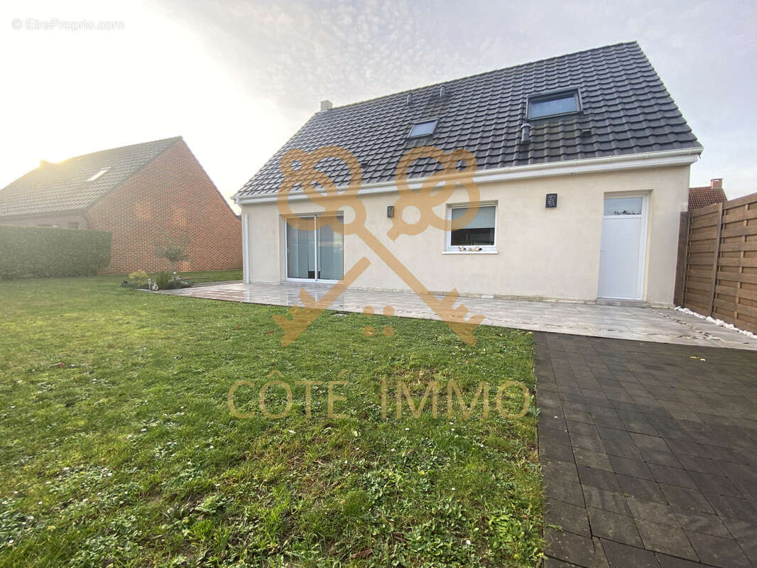 Maison à COURRIERES