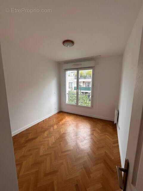 Appartement à LA GARENNE-COLOMBES