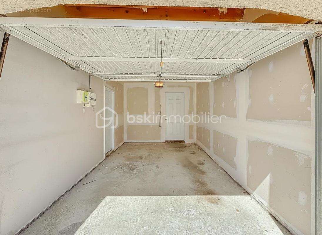 *** charmante maison t5 de plain-pied de 112m2 avec garage - lunel-viel *** - photo 16
