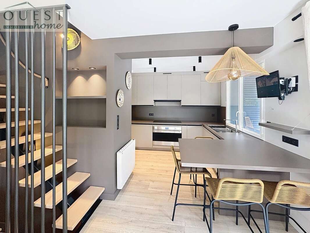 Maison à CHARBONNIERES-LES-BAINS