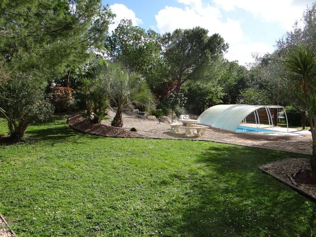 Maison de 7 piéces au coeur du village - photo 6