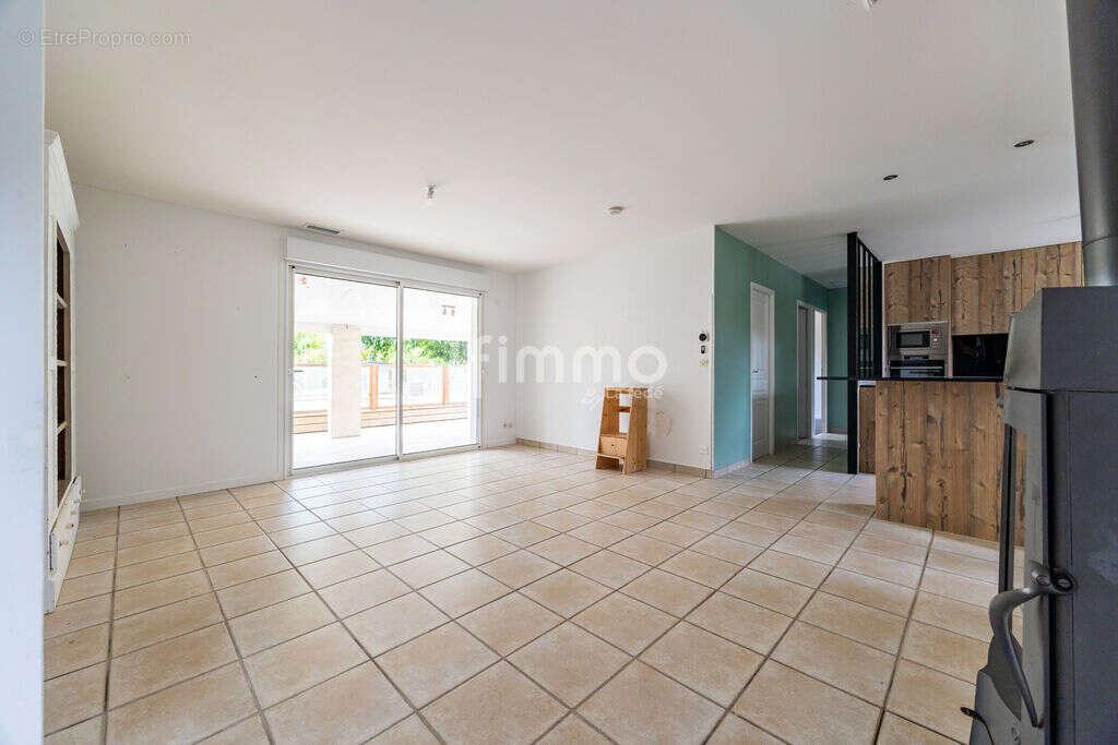 Maison 4 chambres - piscine - grand terrain - photo 7