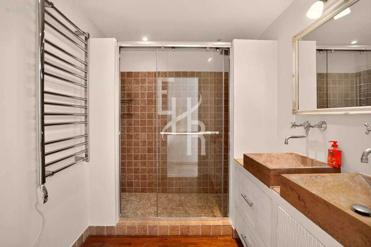 Maison à MOUGINS