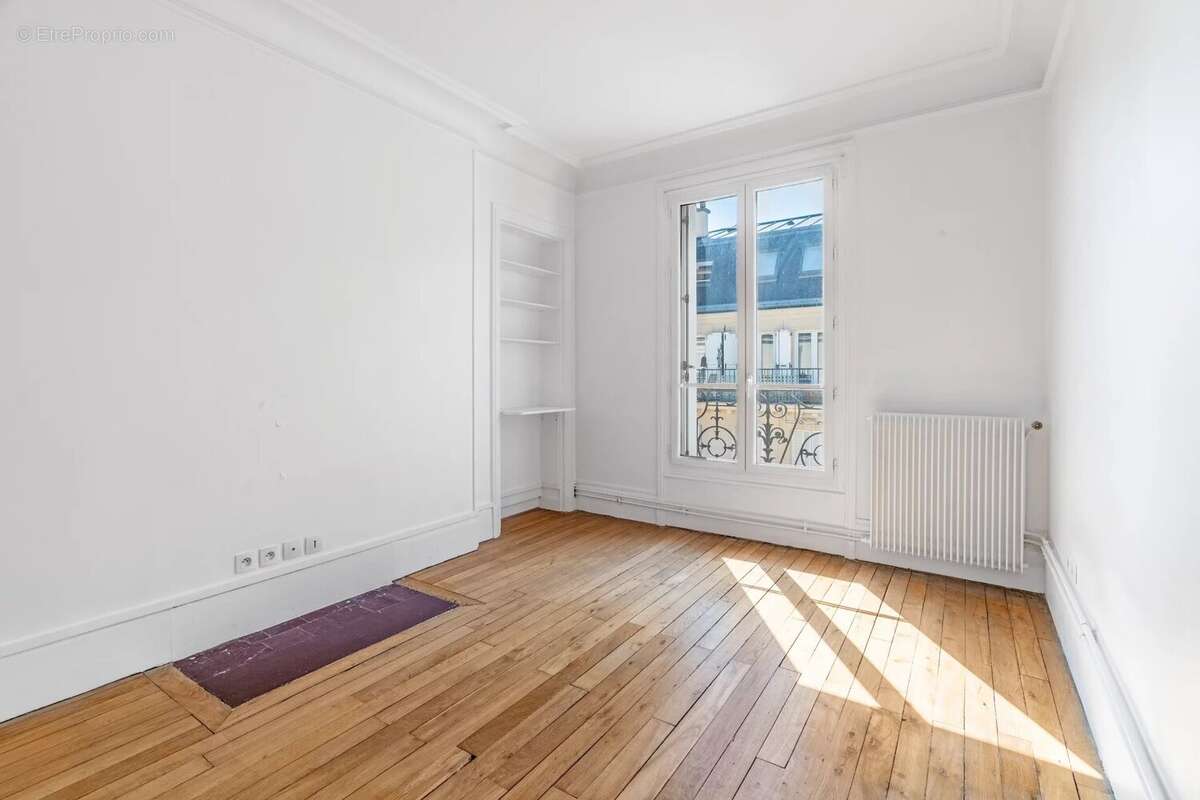 Appartement à LEVALLOIS-PERRET