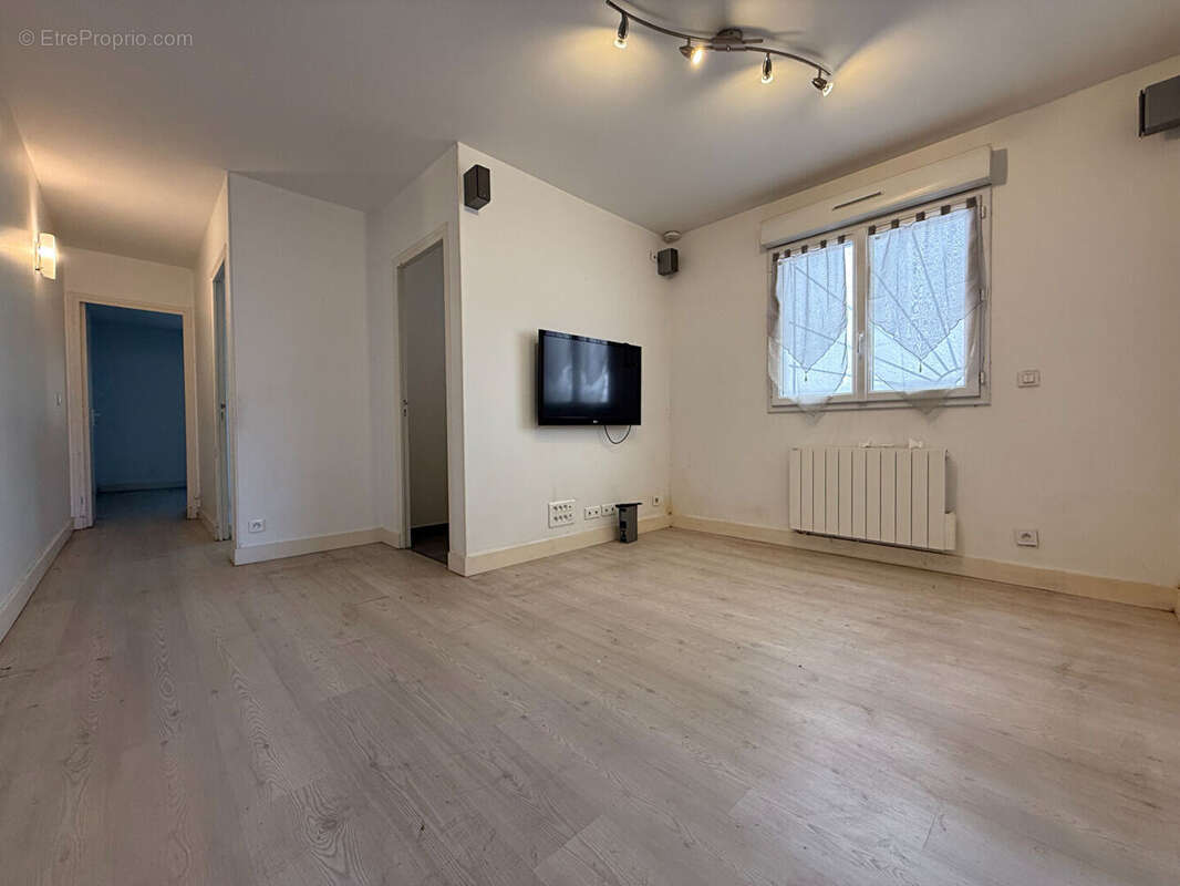 Villejuif  Maison 5 pièces avec jardin - photo 9