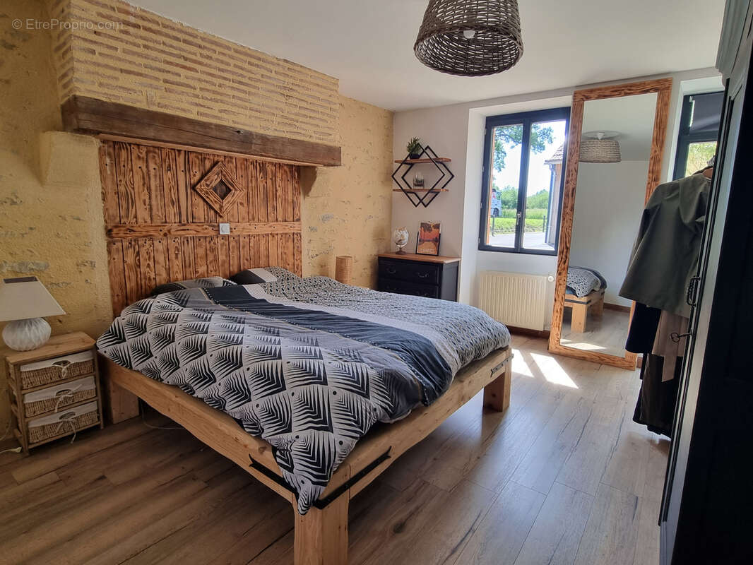 Maison à MONTIPOURET