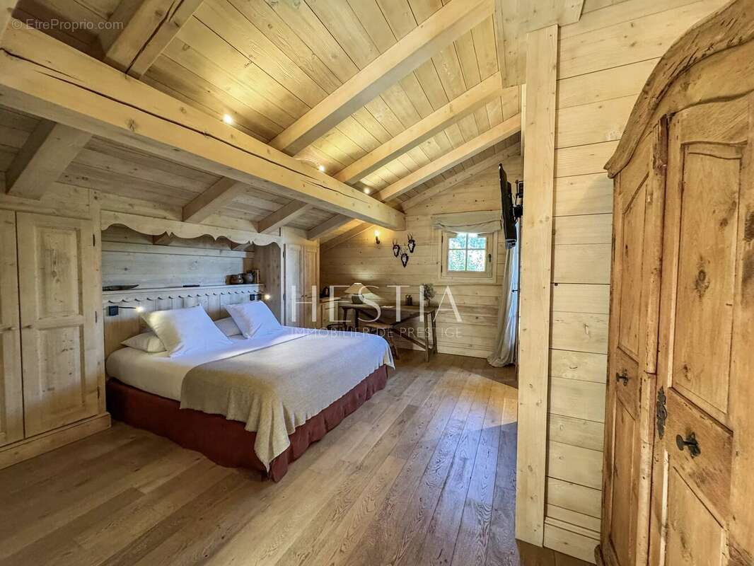 Commerce à COMBLOUX