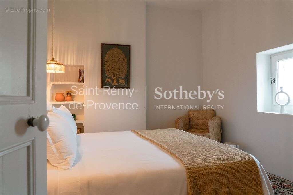 Saint Rémy de Provence, charmante maison de village rénovée avec jardin et piscine - photo 9